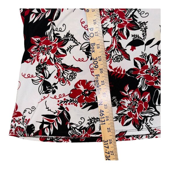 Cato Red Black White Floral Faux Wrap V-Neck Top Flutter Sleeves Woman Sz 22/24W - Picture 10 of 11